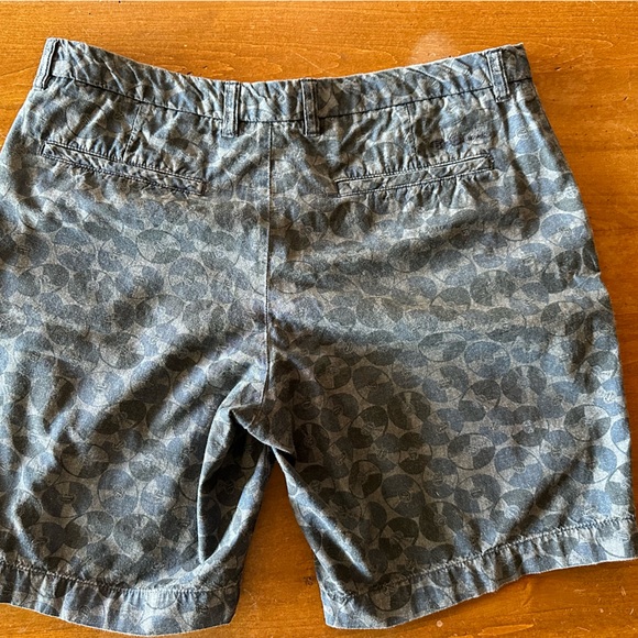 Three pair bundle of men’s size 33 shorts - Ben Sherman and Eddie Bauer - Picture 10 of 14